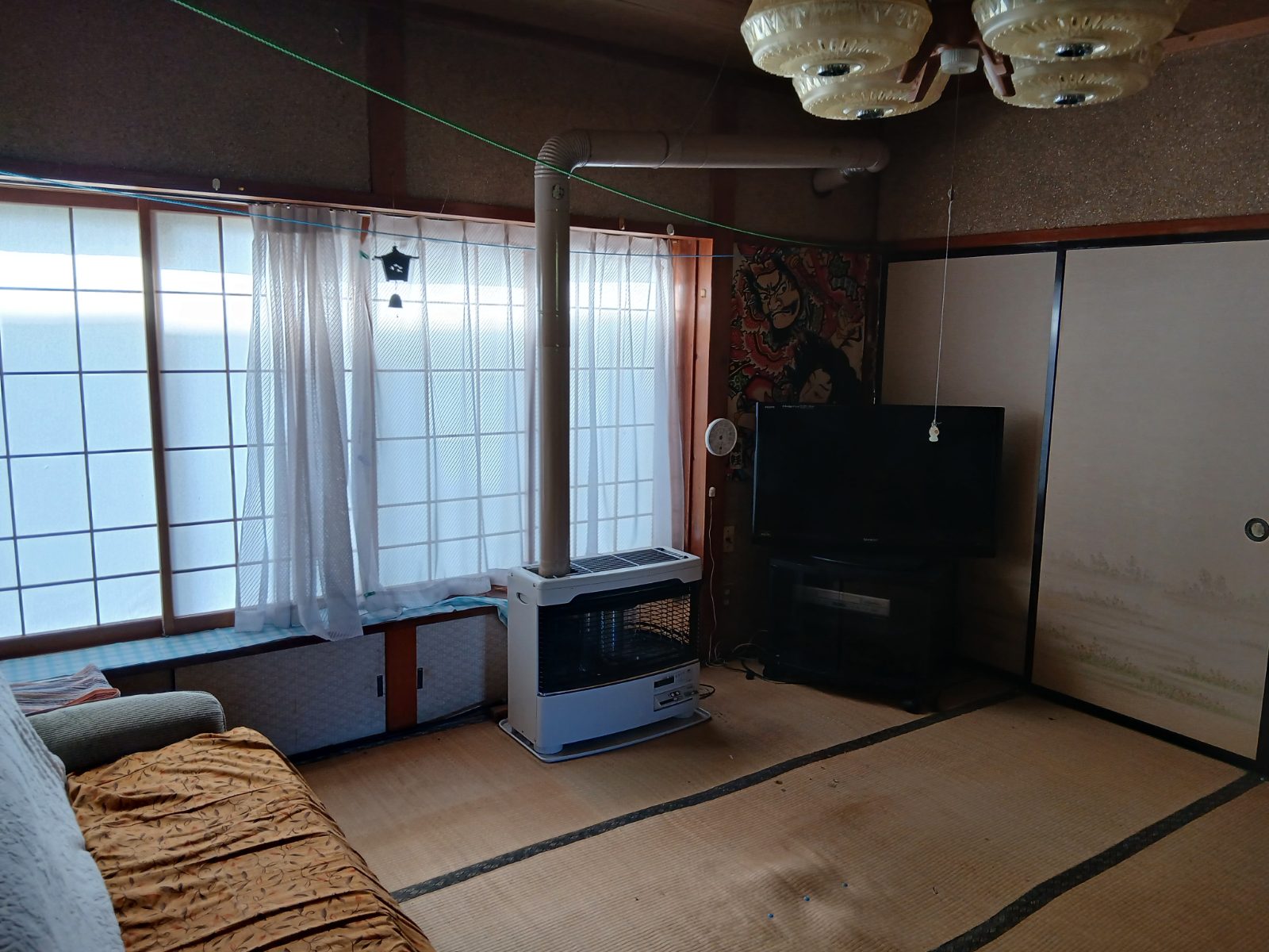 1階 和室8帖(FFストーブ)