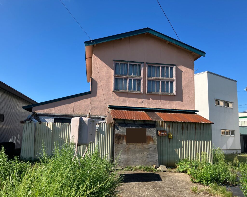 【中古住宅】五所川原市七ツ館 土地97坪 400万円｜三輪小学校すぐ、国道101号沿いで通勤・買い物に便利の掲載写真