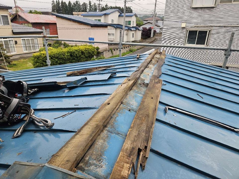 傷んだトタン屋根(工事前)